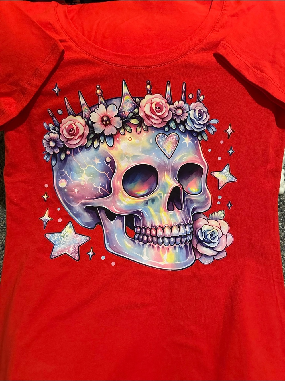 Large' Red Graphic Skull Tee with Floral Crown
